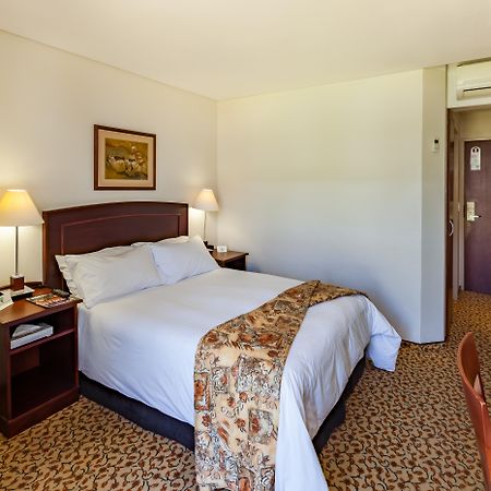 ทาวน์ ลอดจ์ จอร์จ Hotel ภายนอก รูปภาพ