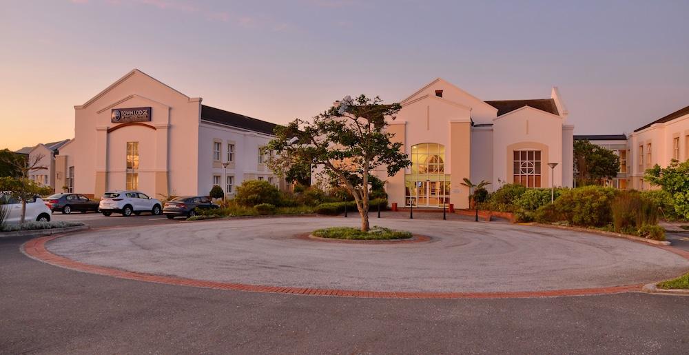ทาวน์ ลอดจ์ จอร์จ Hotel ภายนอก รูปภาพ