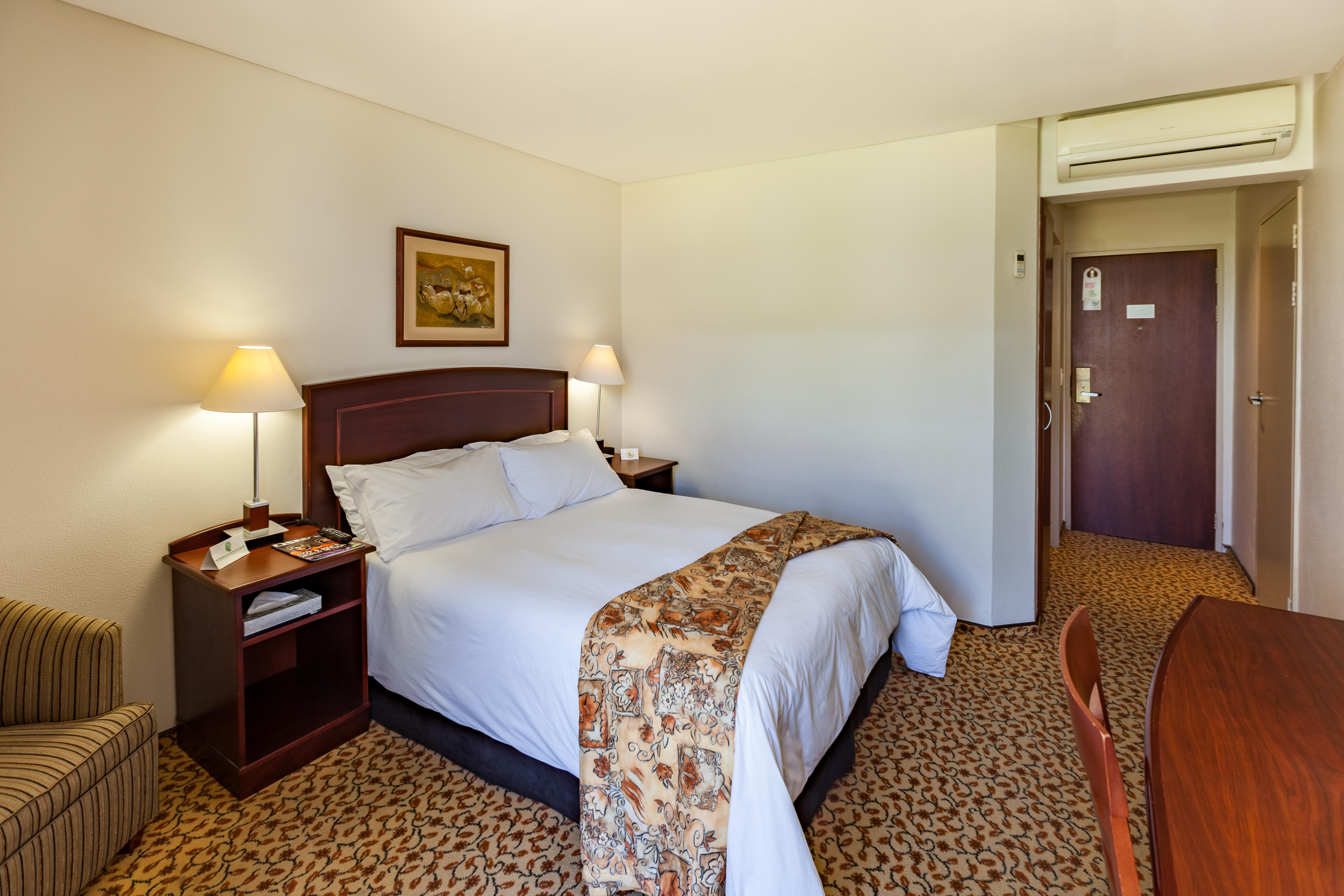 ทาวน์ ลอดจ์ จอร์จ Hotel ภายนอก รูปภาพ