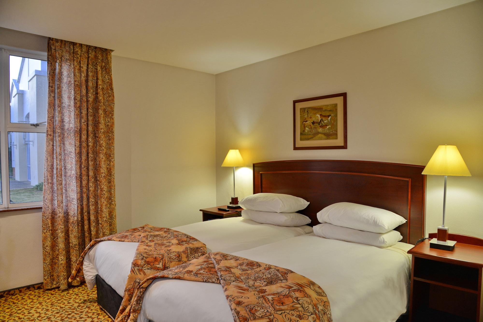 ทาวน์ ลอดจ์ จอร์จ Hotel ภายนอก รูปภาพ