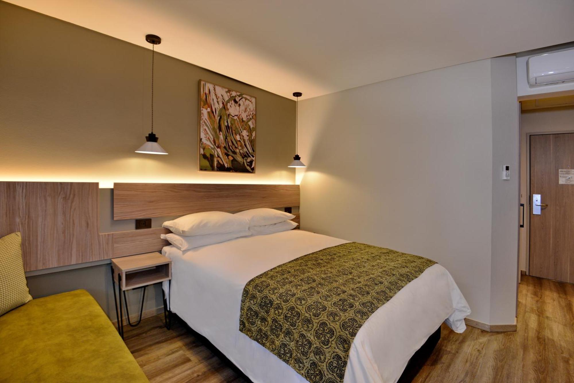 ทาวน์ ลอดจ์ จอร์จ Hotel ภายนอก รูปภาพ