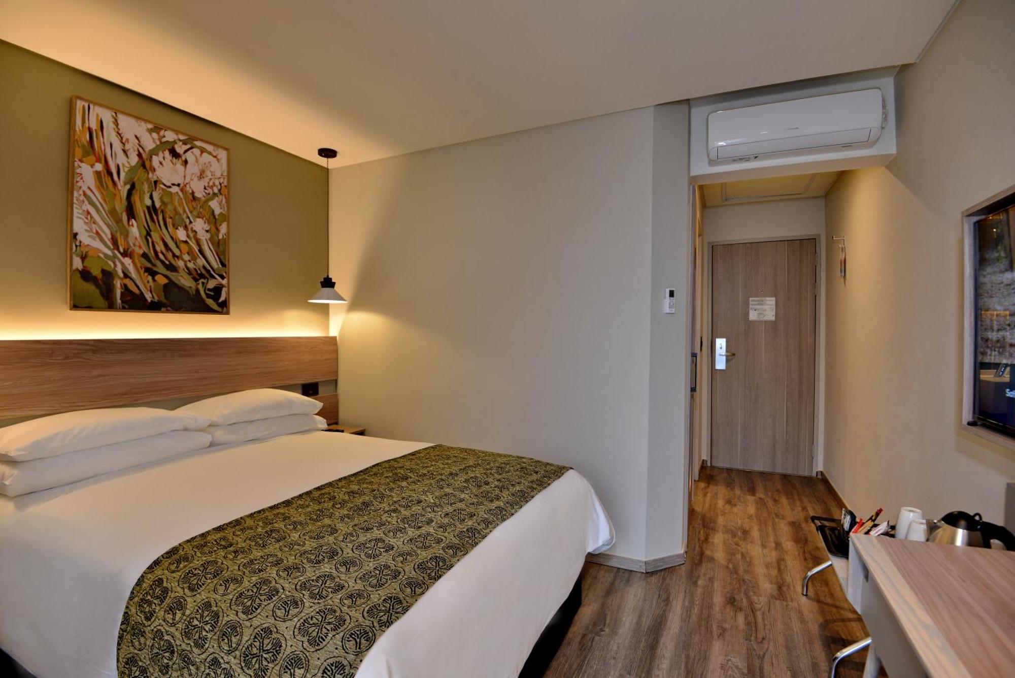 ทาวน์ ลอดจ์ จอร์จ Hotel ภายนอก รูปภาพ