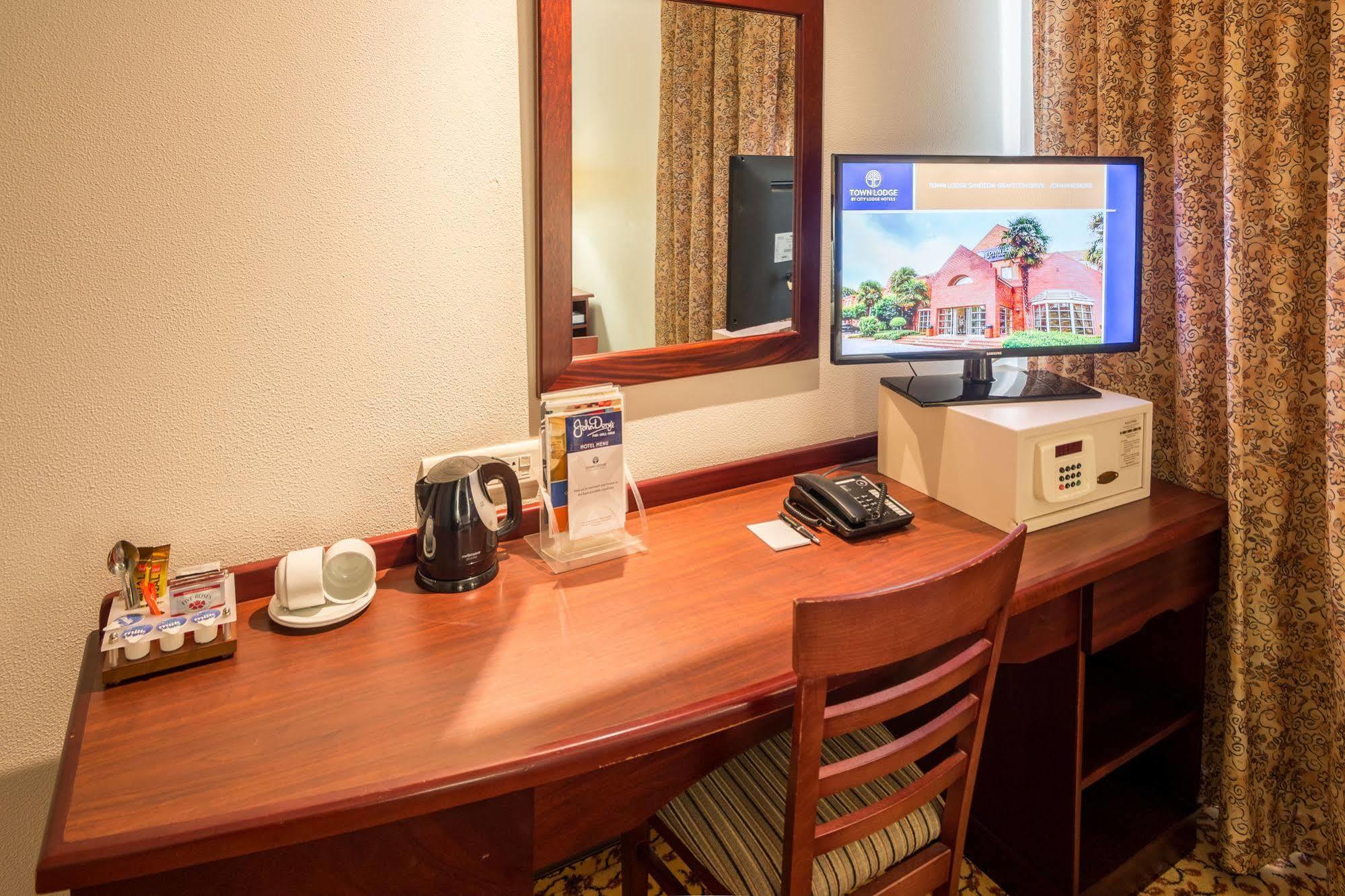 ทาวน์ ลอดจ์ จอร์จ Hotel ภายนอก รูปภาพ