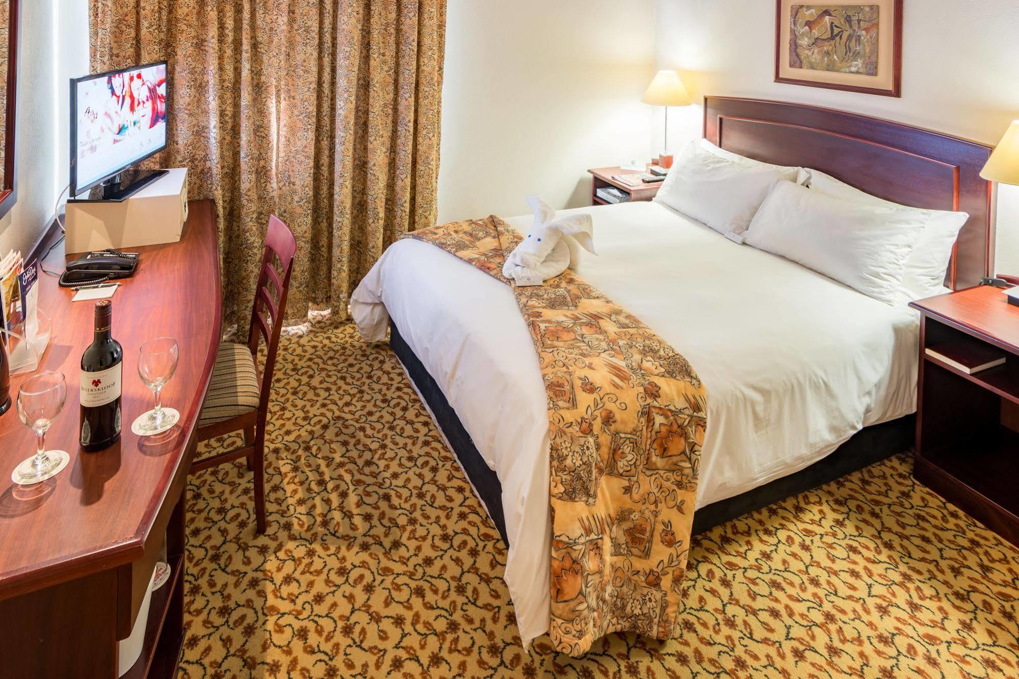 ทาวน์ ลอดจ์ จอร์จ Hotel ภายนอก รูปภาพ