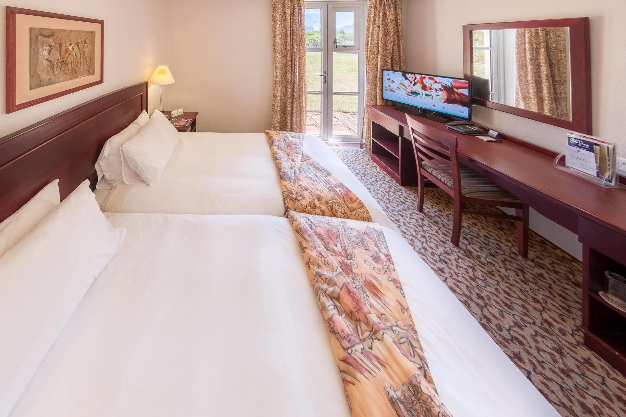 ทาวน์ ลอดจ์ จอร์จ Hotel ภายนอก รูปภาพ